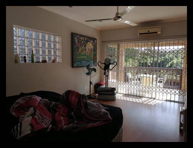 5 BEDROOM HOUSE FOR SALE IN MEER EN SEE